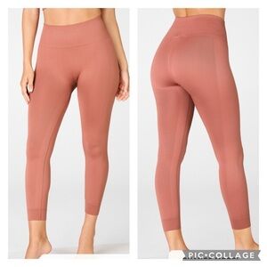 Fabletics High-Waisted Seamless Rib 7/8 Leggings Cherry Mocha Medium